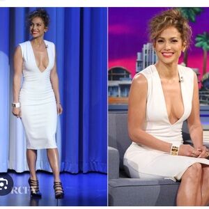 • Solace London • Women’s Margote Knee Length Bodycon Dress Deep V Neck